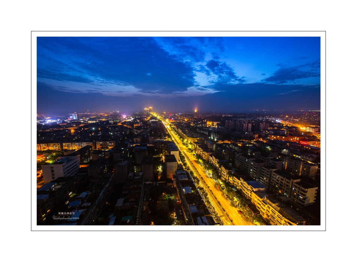 市區夜景(老城區)) 市區夜景(老城區))