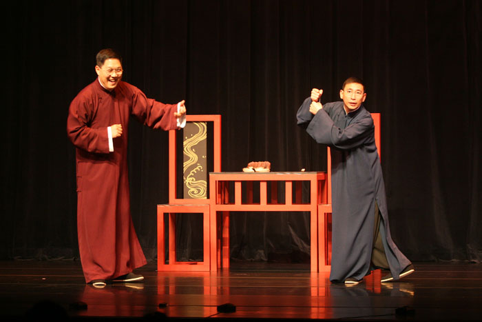馮翊綱與宋少卿在表演中 馮翊綱與宋少卿在表演中