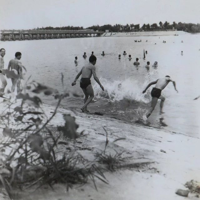 任丘白洋淀棗林莊樞紐。曹亞非攝於1979年。 任丘白洋淀棗林莊樞紐。曹亞非攝於1979年。