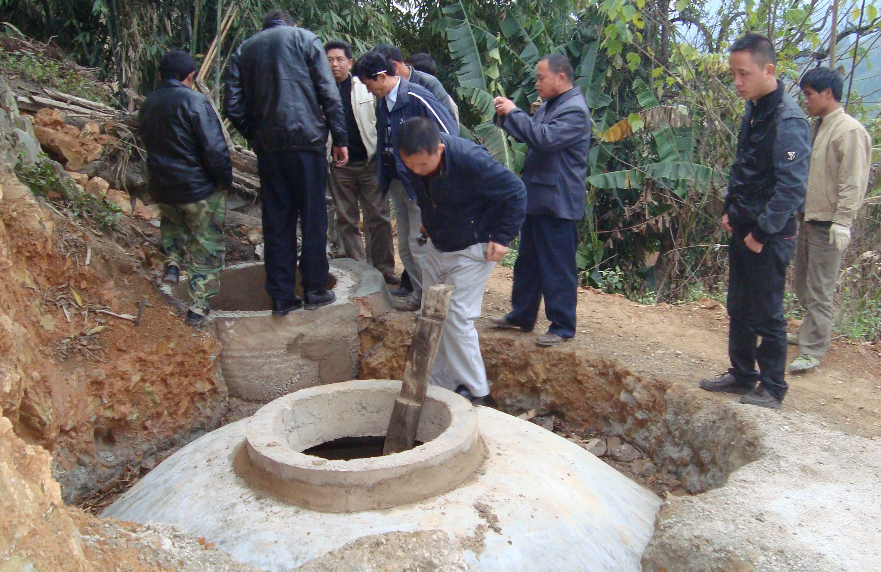 修建沼氣池 修建沼氣池