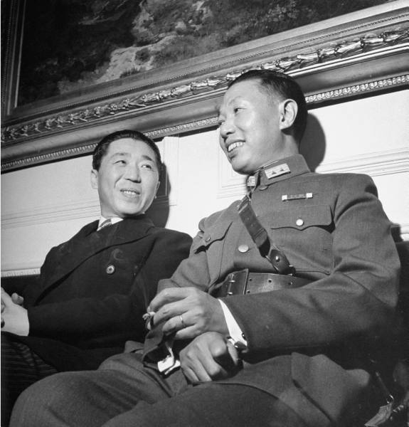 1942年熊式輝(軍裝)與駐美大使魏道明 1942年熊式輝(軍裝)與駐美大使魏道明