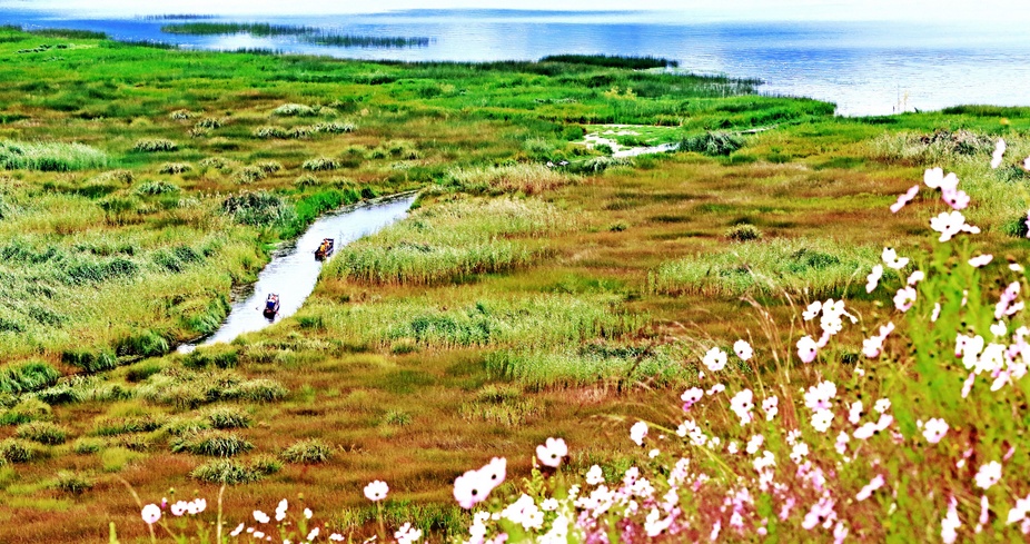 瀘沽湖(四川省鹽源縣與雲南省寧蒗縣界湖) 瀘沽湖(四川省鹽源縣與雲南省寧蒗縣界湖)