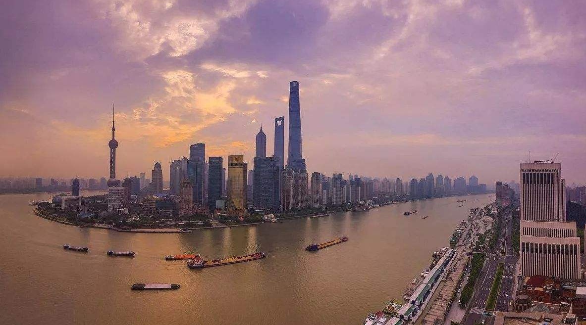 長江口南岸的上游市區 長江口南岸的上游市區