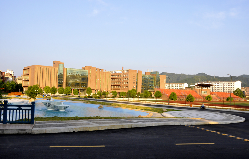 江西陶瓷工藝美術職業技術學院校園風景 江西陶瓷工藝美術職業技術學院校園風景