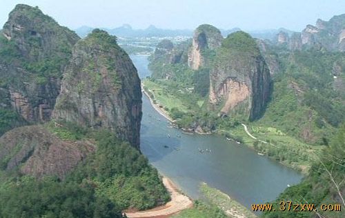 江西龍虎山·老年丹霞代表