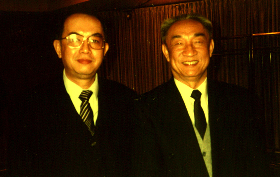 厲聲教與時任國務院副總理鄒家華 厲聲教與時任國務院副總理鄒家華