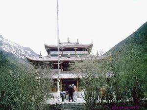 松潘縣黃龍寺 松潘縣黃龍寺