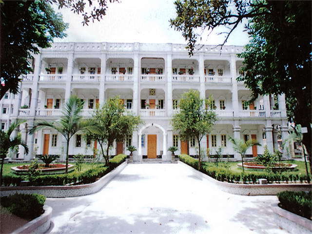 廣寧中學校園一景 廣寧中學校園一景