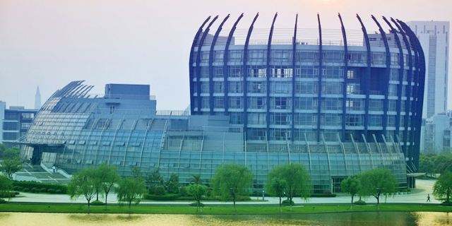 東華大學 東華大學