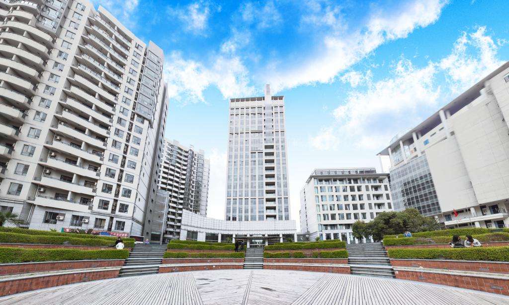 上海外國語大學賢達經濟人文學院 上海外國語大學賢達經濟人文學院