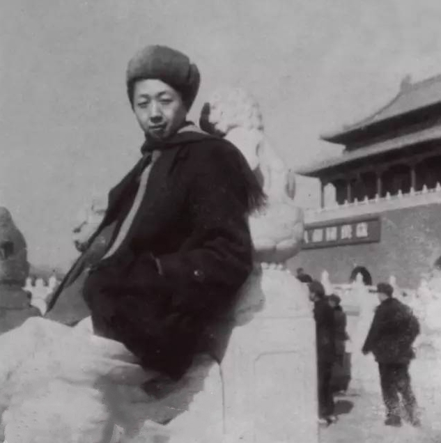 1956年,流沙河在天安門 1956年,流沙河在天安門