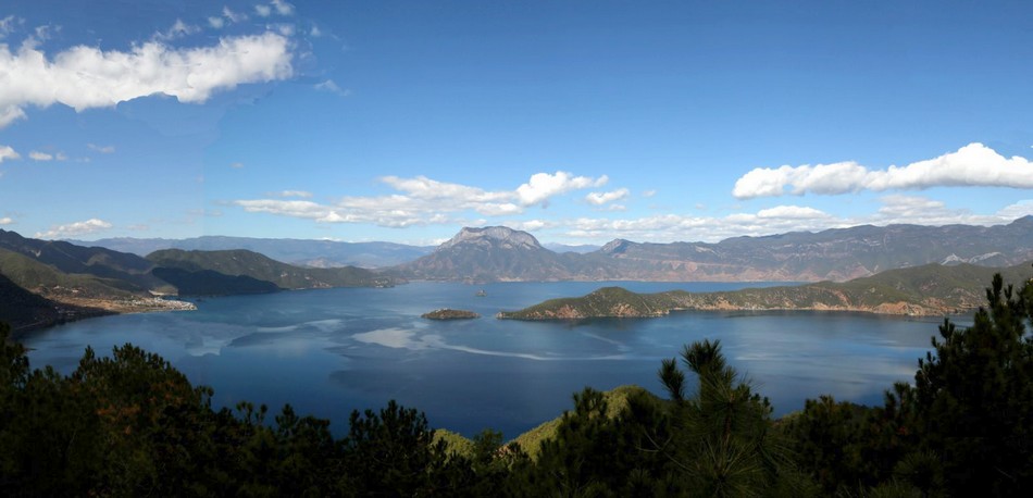 瀘沽湖全景 瀘沽湖全景