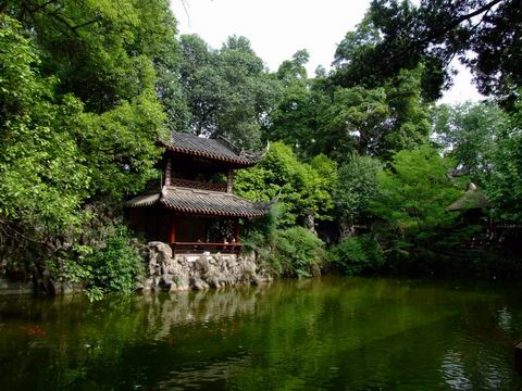 罨畫池內池是罨畫池全園的精華之處 罨畫池內池是罨畫池全園的精華之處