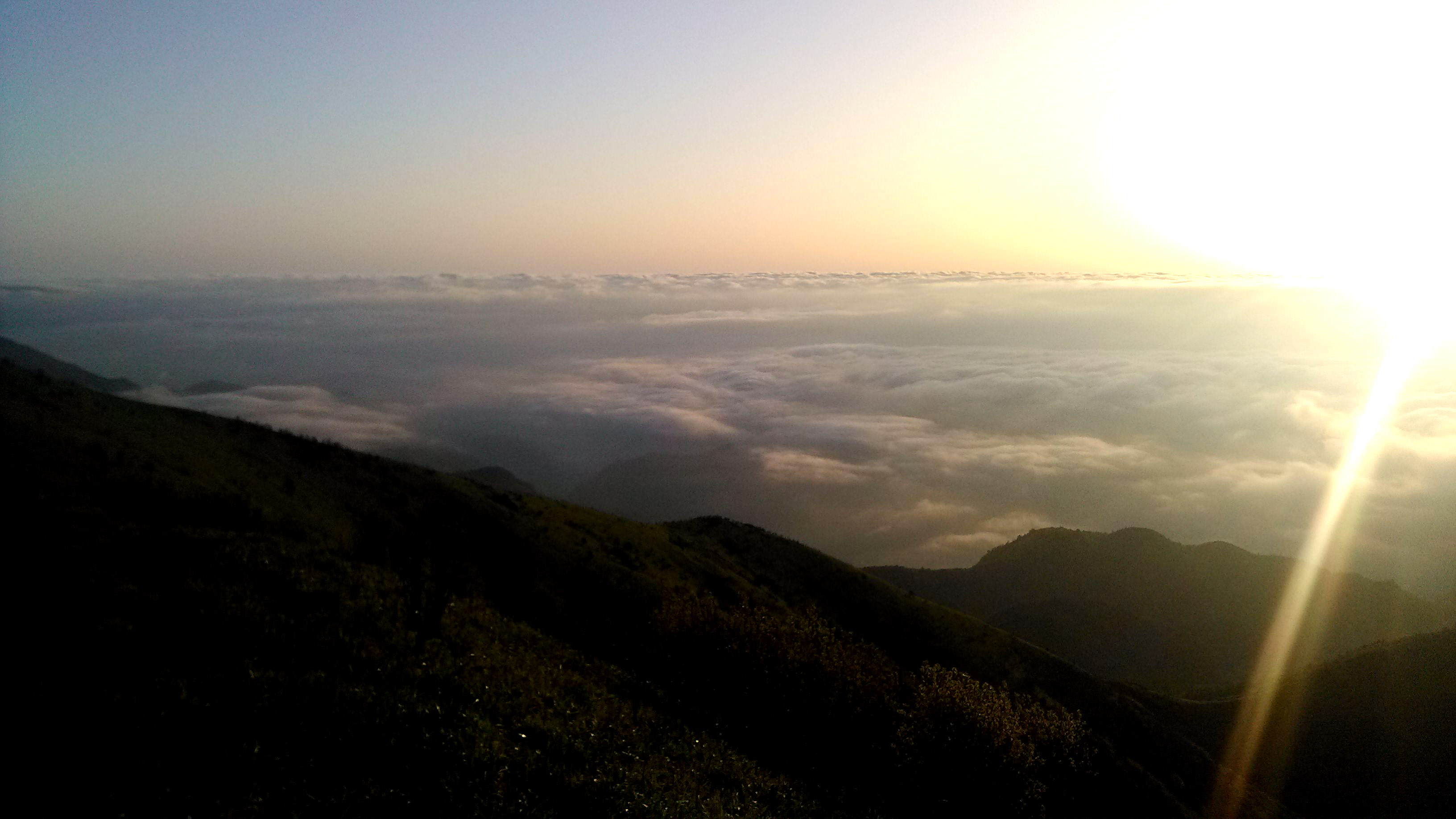 九嶺山(江西萍鄉市等—湖南瀏陽市的山脈)
