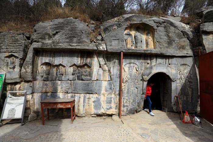 靈泉寺石窟 靈泉寺石窟