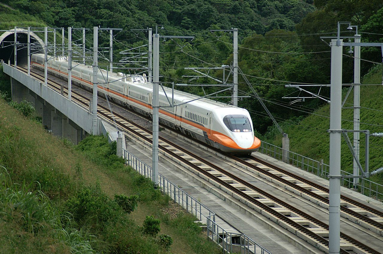 2006年6月台灣高鐵700t型電力動車組試車