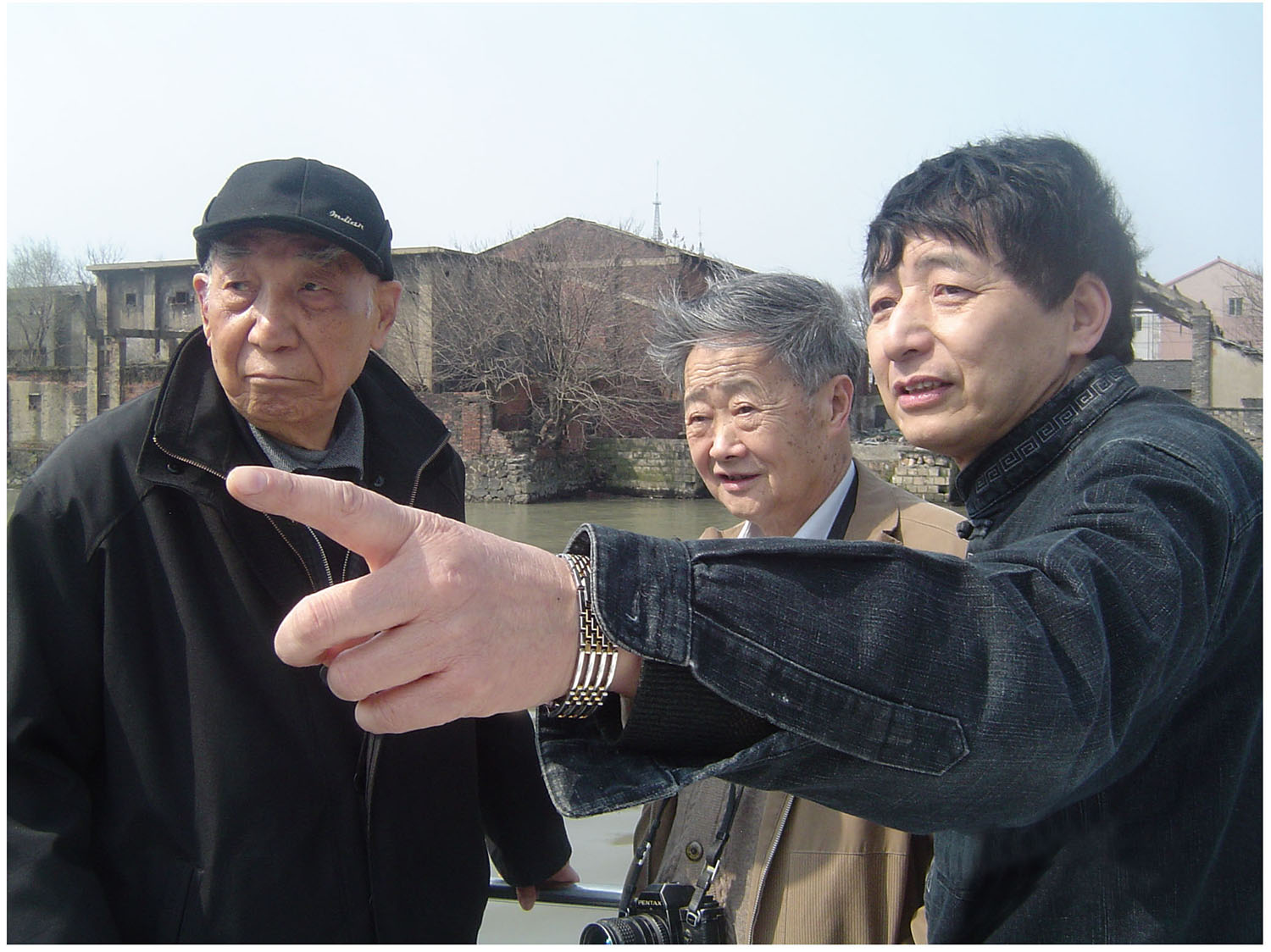 運河三老,從左到右鄭孝燮、羅哲文、朱炳仁 運河三老,從左到右鄭孝燮、羅哲文、朱炳仁