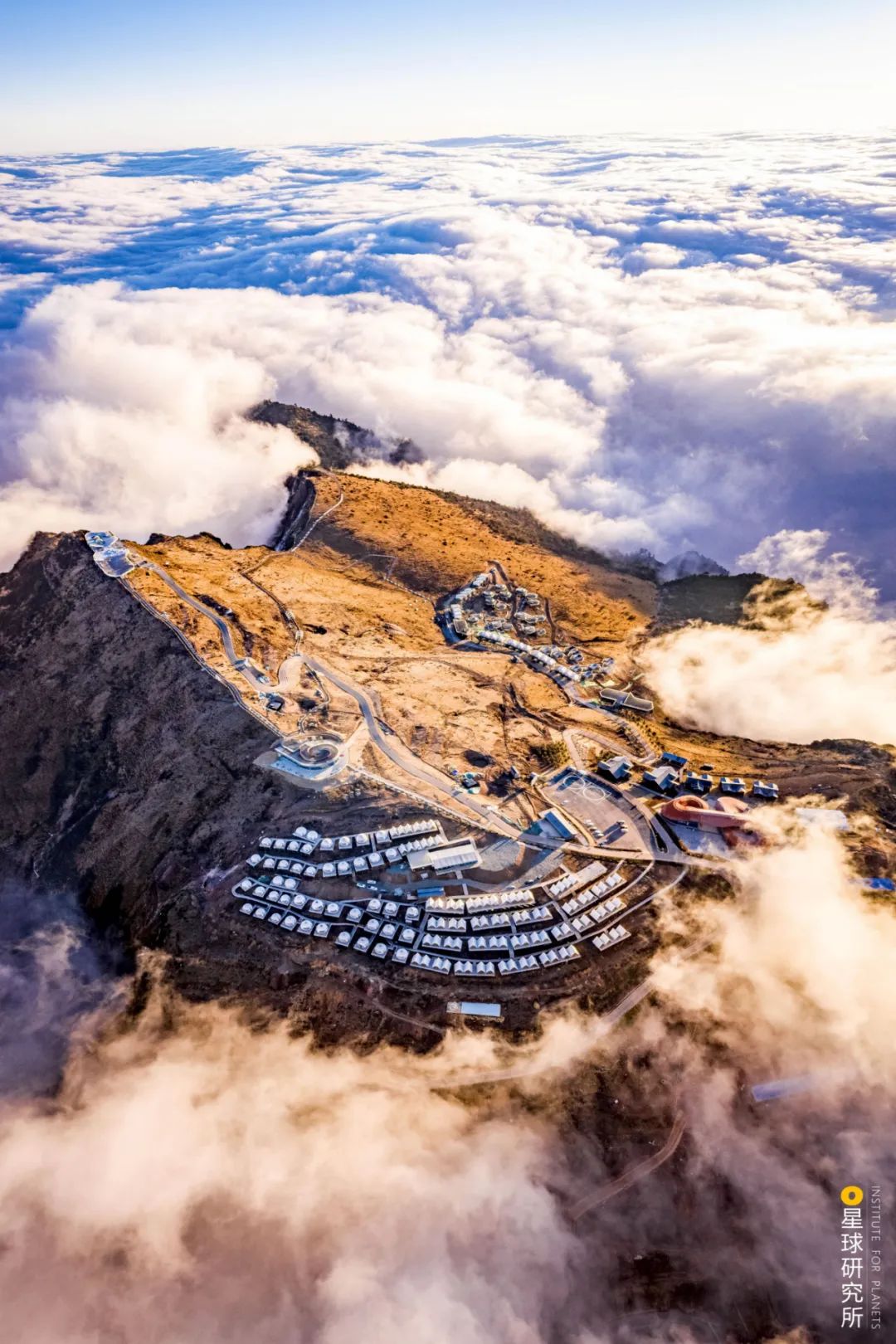 四川滎經：雲上仙城！