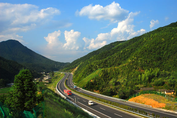 山區坦途 山區坦途