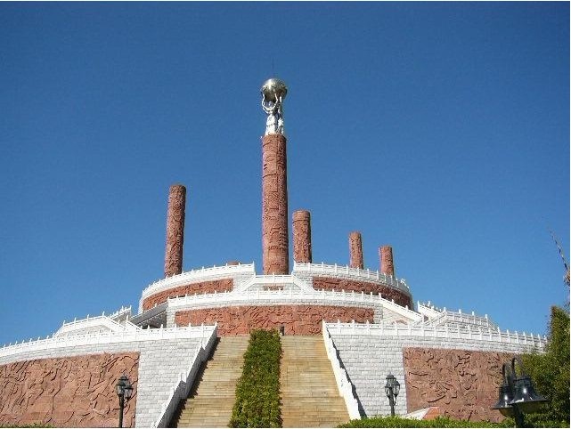 彝族十月太陽曆廣場 彝族十月太陽曆廣場