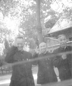 1962年秋,翦伯贊、游國恩和周一良 1962年秋,翦伯贊、游國恩和周一良