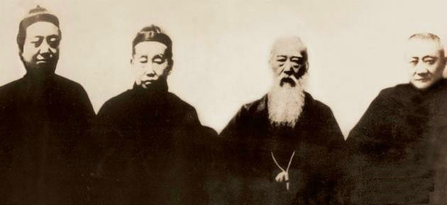 吳昌碩與王一亭等西泠印社社員合影 吳昌碩與王一亭等西泠印社社員合影