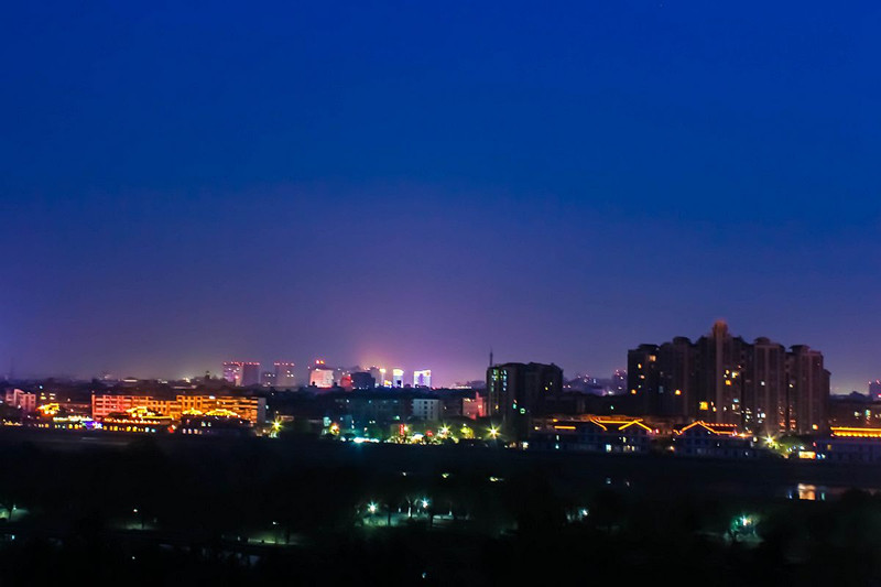 廣漢老城區夜景遠眺 廣漢老城區夜景遠眺