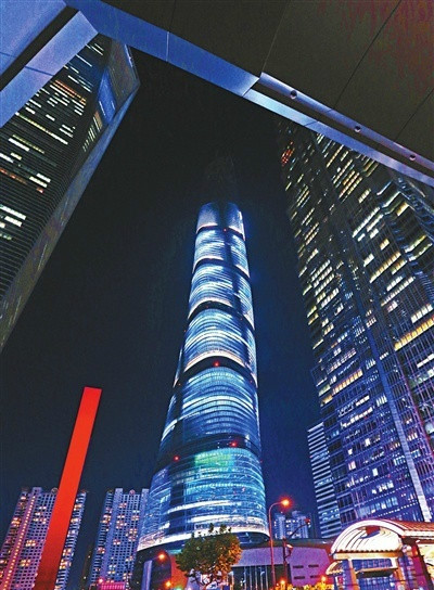 上海中心大廈亮燈測試 上海中心大廈亮燈測試