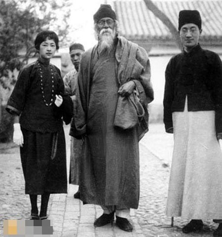 從左到右,林徽因,泰戈爾,徐志摩 從左到右,林徽因,泰戈爾,徐志摩