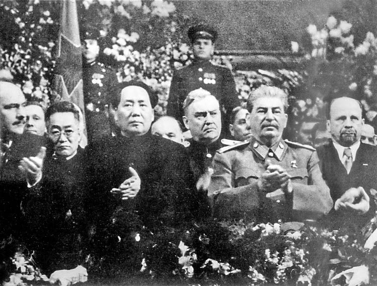 1949年毛澤東訪問蘇聯時與史達林在一起 1949年毛澤東訪問蘇聯時與史達林在一起