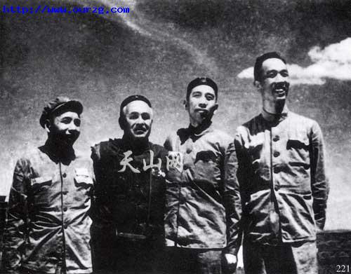 1950年,王震、包爾漢、王恩茂、徐立清 1950年,王震、包爾漢、王恩茂、徐立清