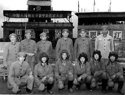 曾思玉(左)與陳再道接見裝甲部隊(1964) 曾思玉(左)與陳再道接見裝甲部隊(1964)