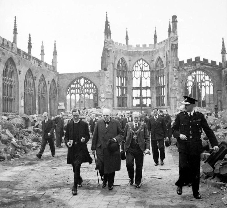1941年訪問英國受轟炸的教堂 1941年訪問英國受轟炸的教堂