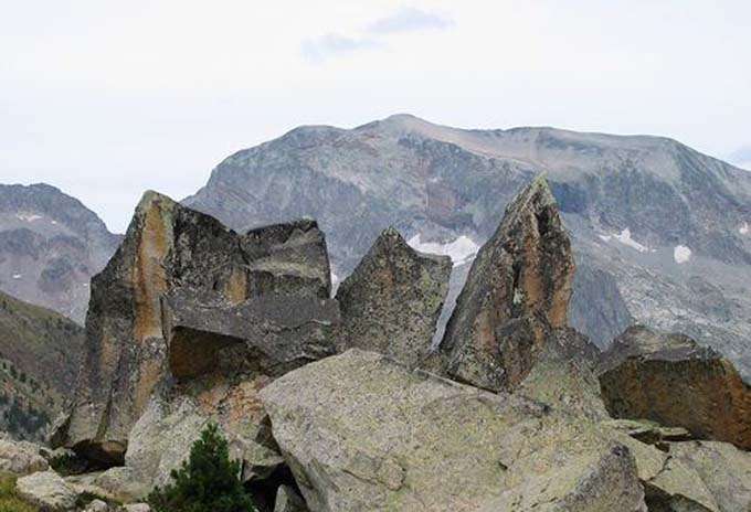 庇里牛斯山脈 庇里牛斯山脈