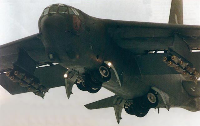 b-52外掛大量普通炸彈 b-52外掛大量普通炸彈