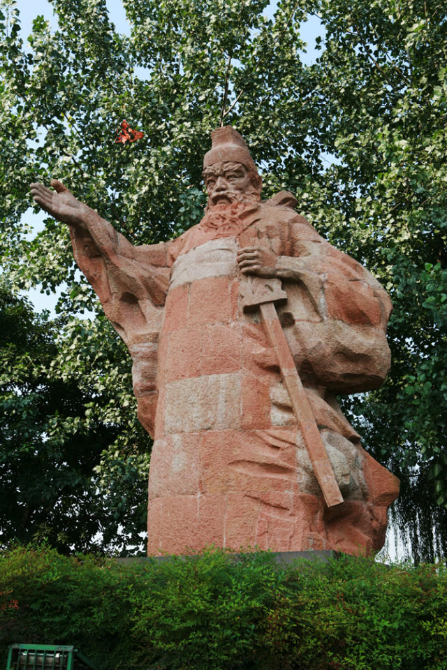 秦宓雕像 秦宓雕像