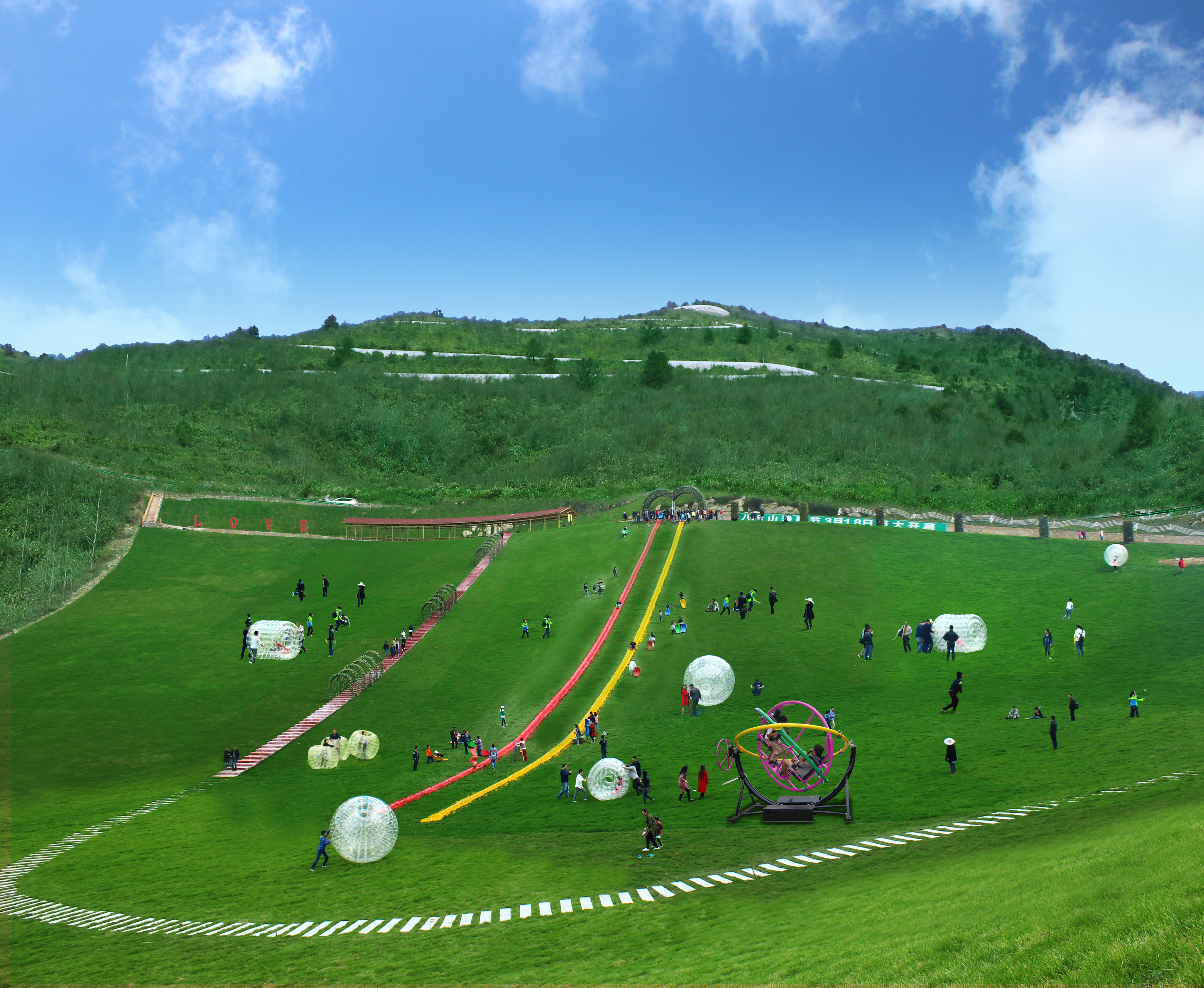八台山(四川省萬源市八台山) 八台山(四川省萬源市八台山)