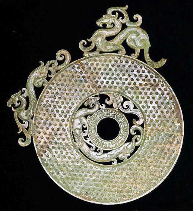 洛陽金村東周天子大墓出土文物-龍環玉璧 洛陽金村東周天子大墓出土文物-龍環玉璧