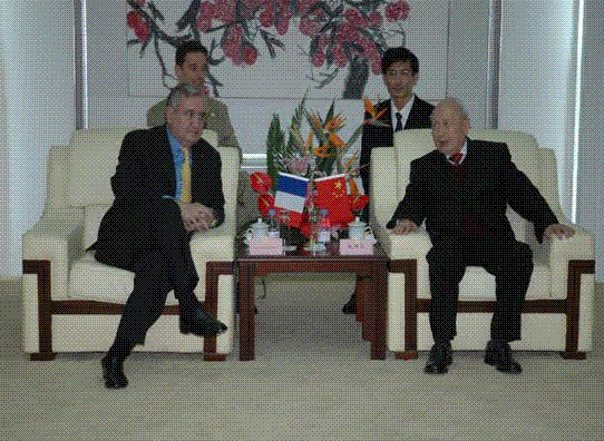 2005年錢偉長校長會見法國總理拉法蘭 2005年錢偉長校長會見法國總理拉法蘭
