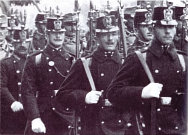 1913年在維也納街頭的奧匈帝國士兵 1913年在維也納街頭的奧匈帝國士兵