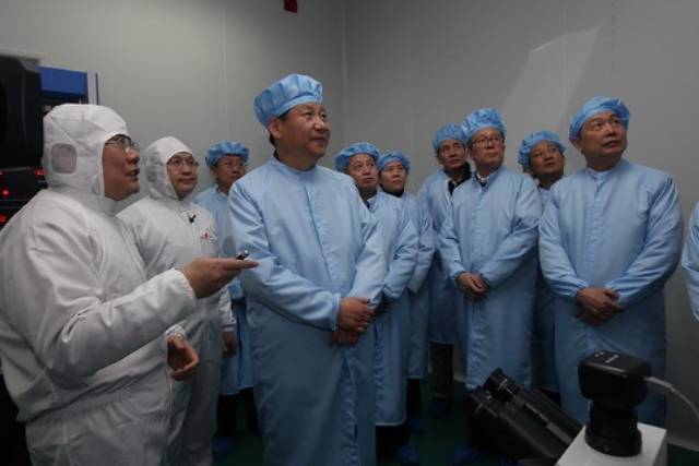 習近平視察華中科技大學 習近平視察華中科技大學