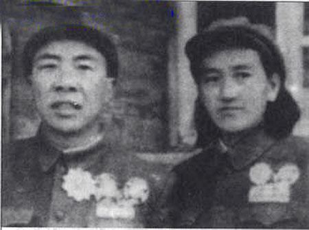 曾思玉與夫人洪林在朝鮮戰場 曾思玉與夫人洪林在朝鮮戰場