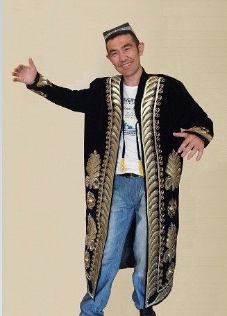 烏孜別克族青年男子服裝 烏孜別克族青年男子服裝