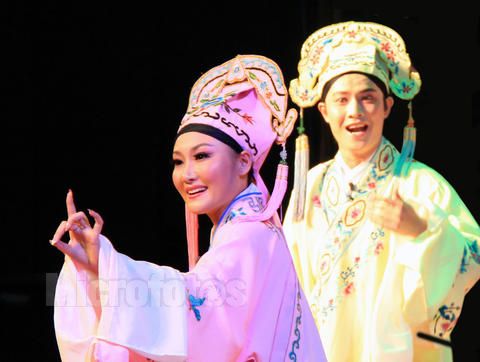 黃梅戲(中國五大戲曲劇種之一) 黃梅戲(中國五大戲曲劇種之一)