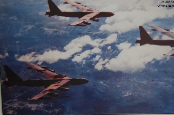 b-52 3 機編隊 b-52 3 機編隊