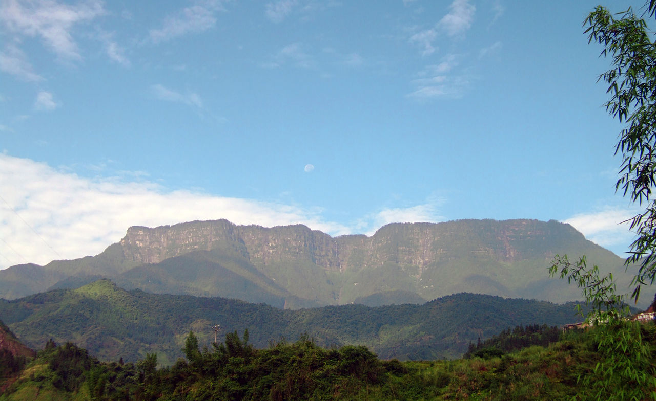 瓦屋山