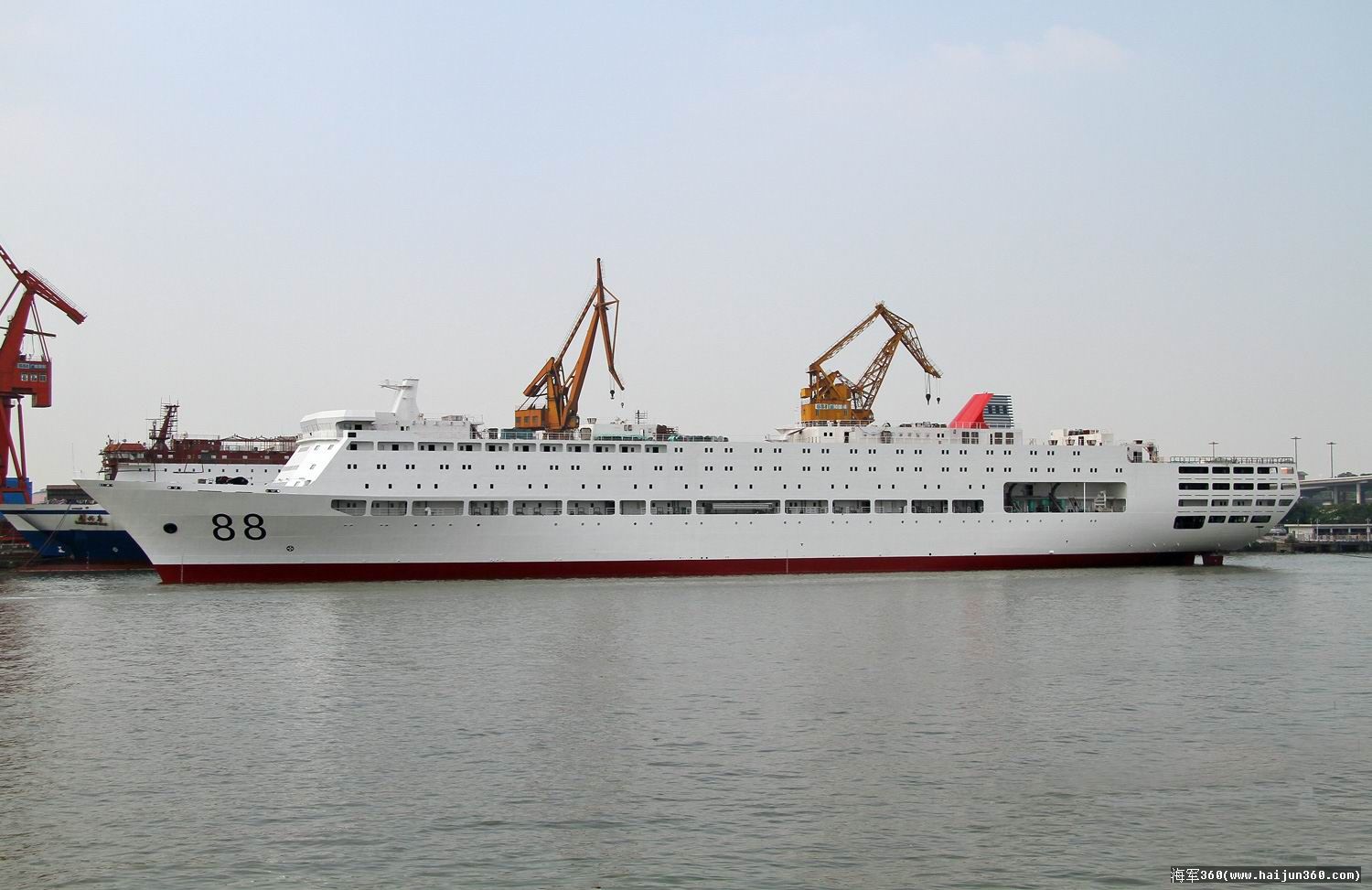 徐霞客號綜合保障艦