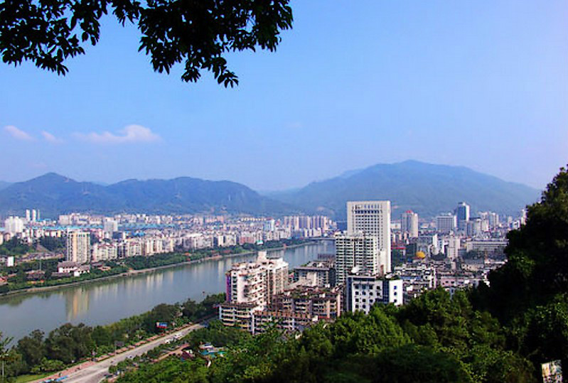 閩江上游沙溪段的三明市 閩江上游沙溪段的三明市