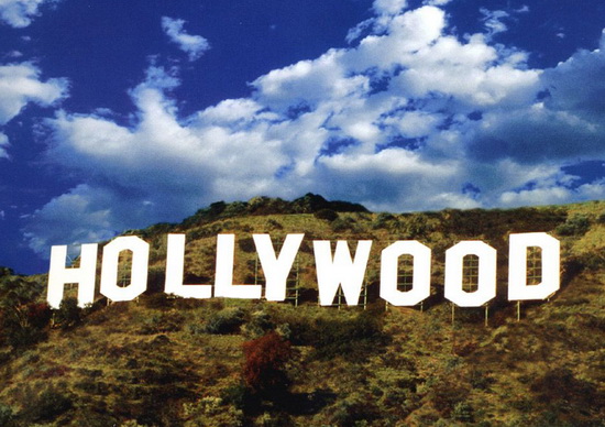 1923年hollywood被樹立在山坡上
