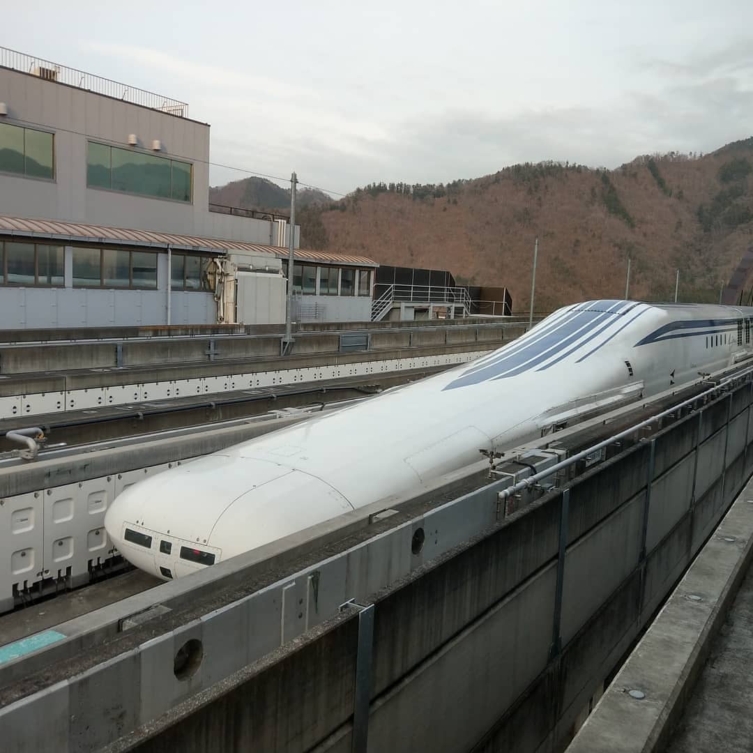 日本新幹線,磁懸浮列車 日本新幹線,磁懸浮列車